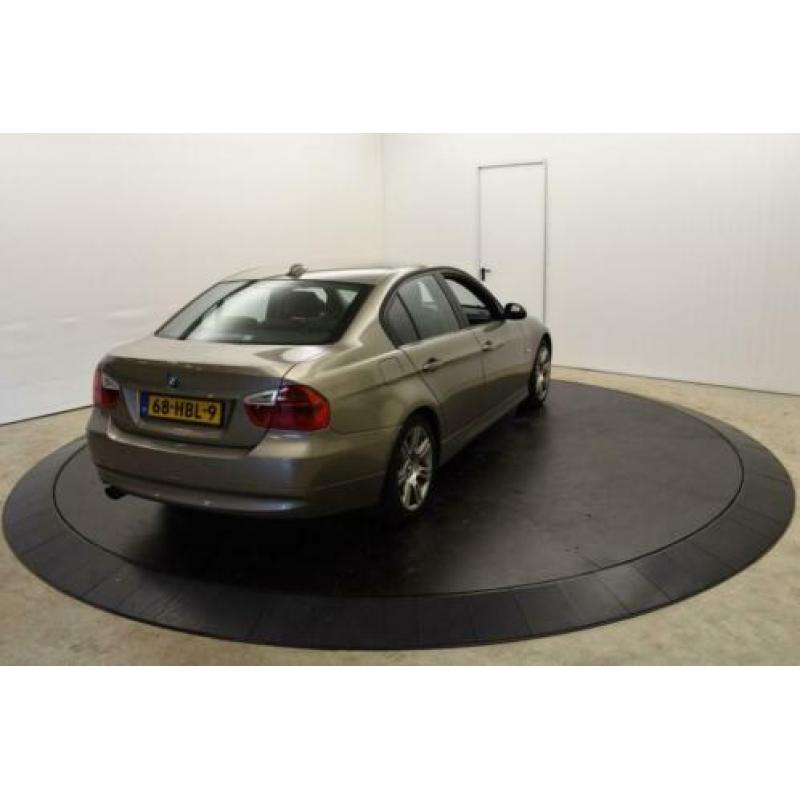 BMW 3 Serie 320i 170PK Xenon Navi Half Leer PDC Clima