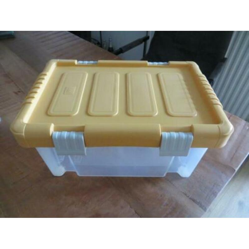 2 Opbergbakjes 30 cm lang breed 20 cm hoog 15 cm /izgs