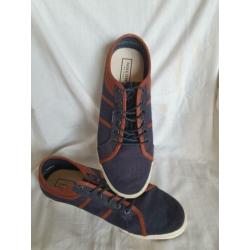 Schoenen van het merk JACK en JONES maat 43