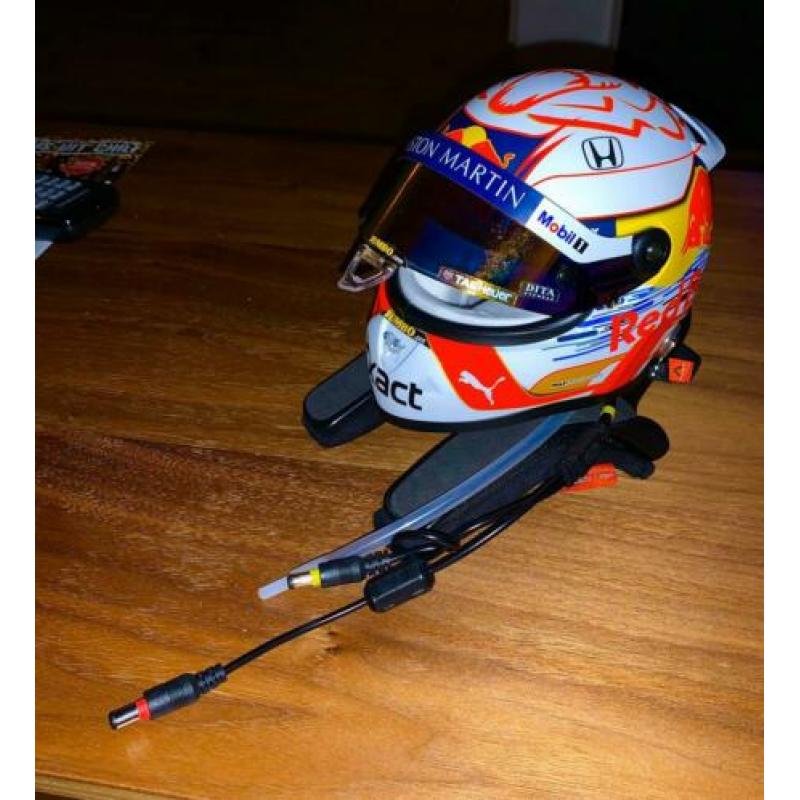 Audio/drinkset voor F1 helm scale 1:2 Max Verstappen