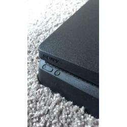 Ps4-slim met spellen en account