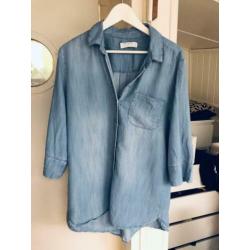 ZGAN - By Bar Denim Blouse model Zoe mt L