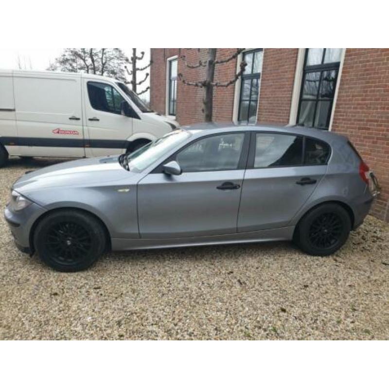 Bmw 1 serie 118i full options