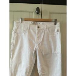 Only witte spijkerbroek met ritsjes op t enkel mt 31/32