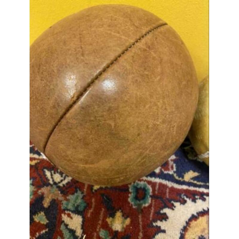 W_ medicijnballen vintage bal leer