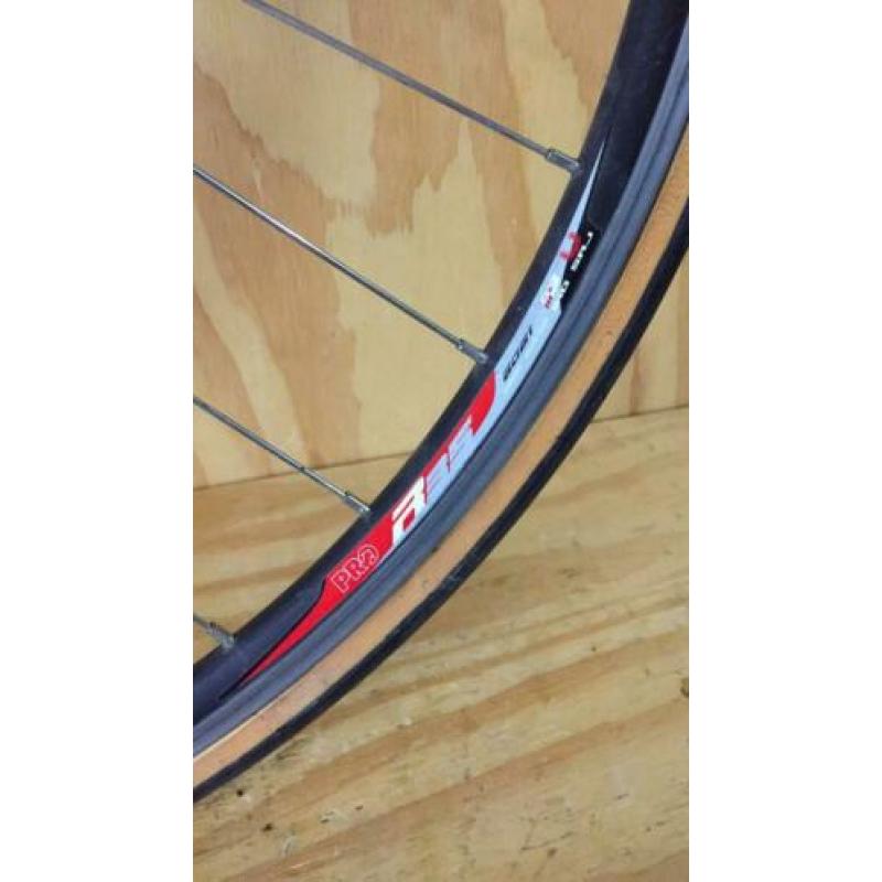 Retro racefiets voorwiel nieuwstaat pro R35 Shimano