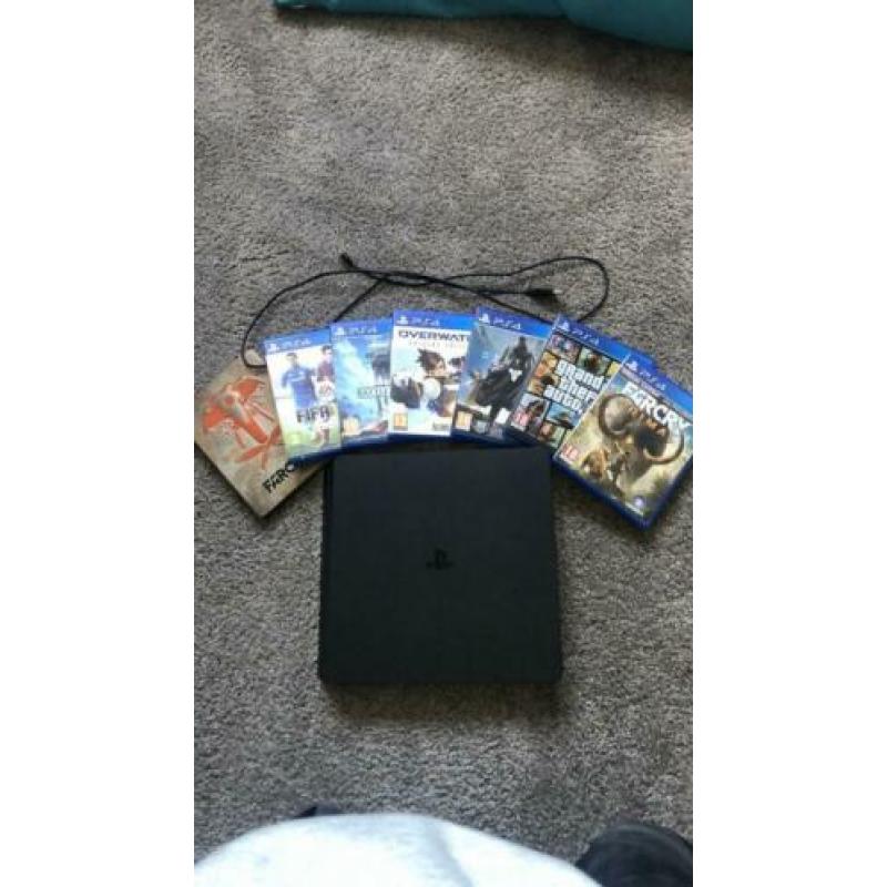 Ps4-slim met spellen en account