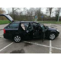 Skoda Octavia 1.2 TSI Combi 2011 Zwart