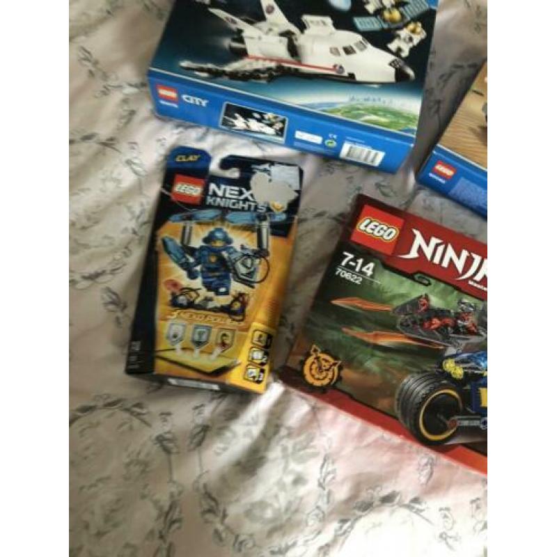 Nieuw!! 2 Lego city 1 Ninjago en 1 nexr knights