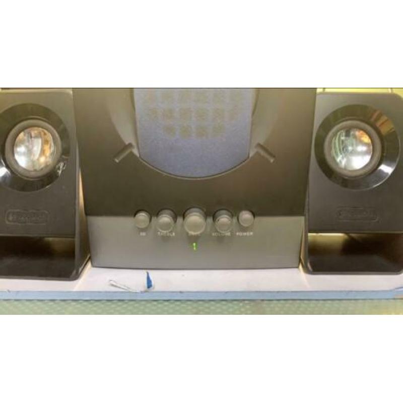 Hercules XPS210 met logitech speakerset