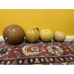 W_ medicijnballen vintage bal leer