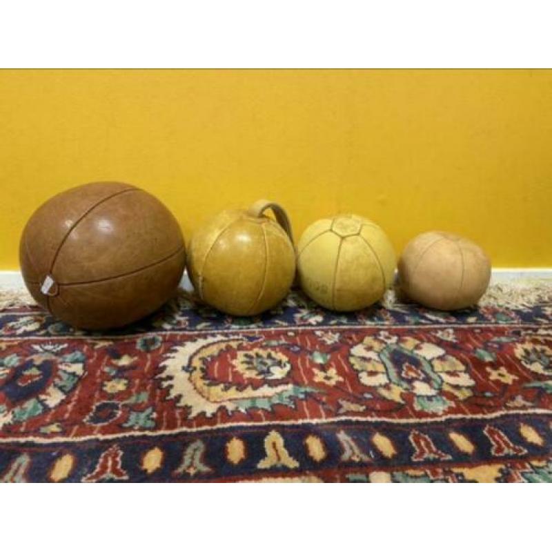 W_ medicijnballen vintage bal leer