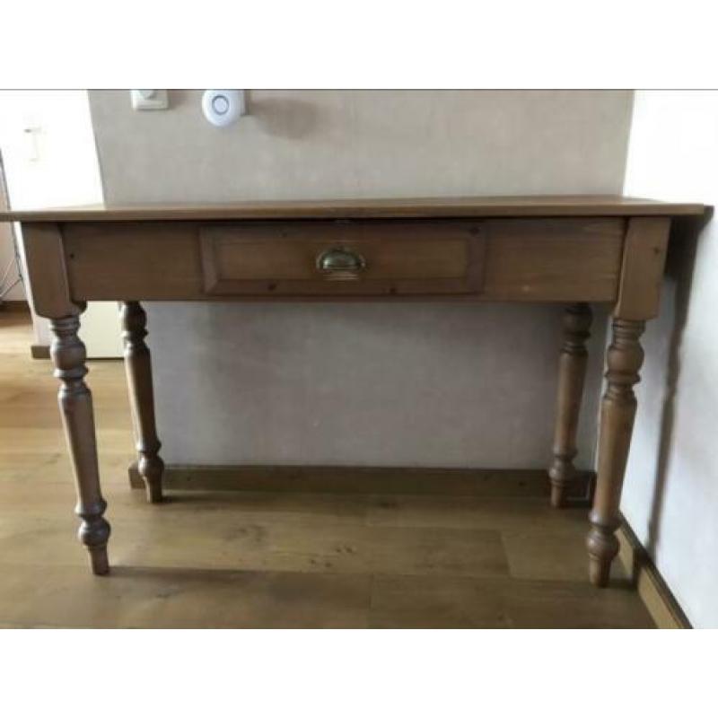 Mooie, handgemaakte sidetable (120 x 40 cm)