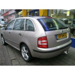 Skoda Fabia Combi 1.4-16V L&K lederen bekl.