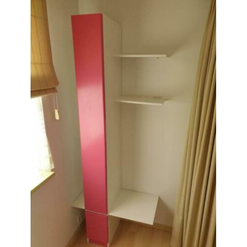 Leuke kast van het mek Interstsr, kleur fuchsia roze