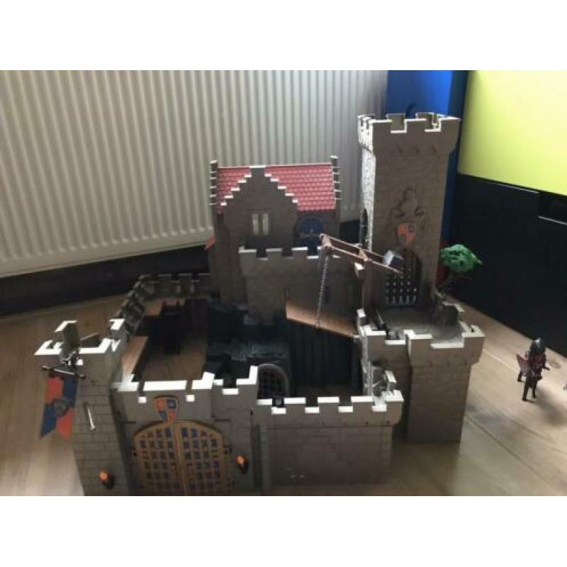 Kasteel orde van de Leeuwenridders met zeer veel xtra sets