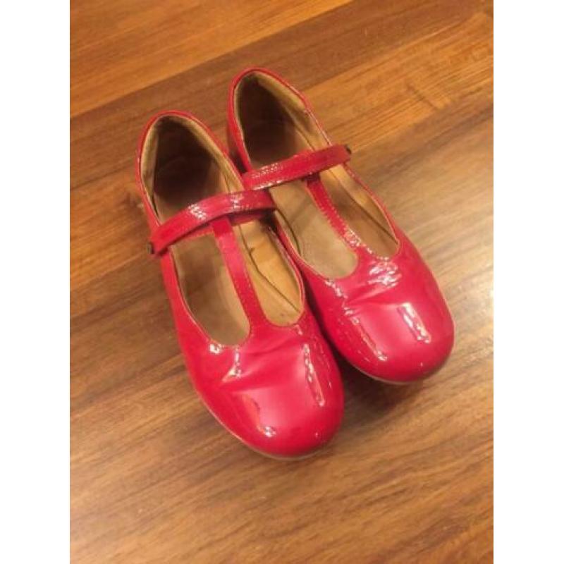 Rode lakschoenen maat 35