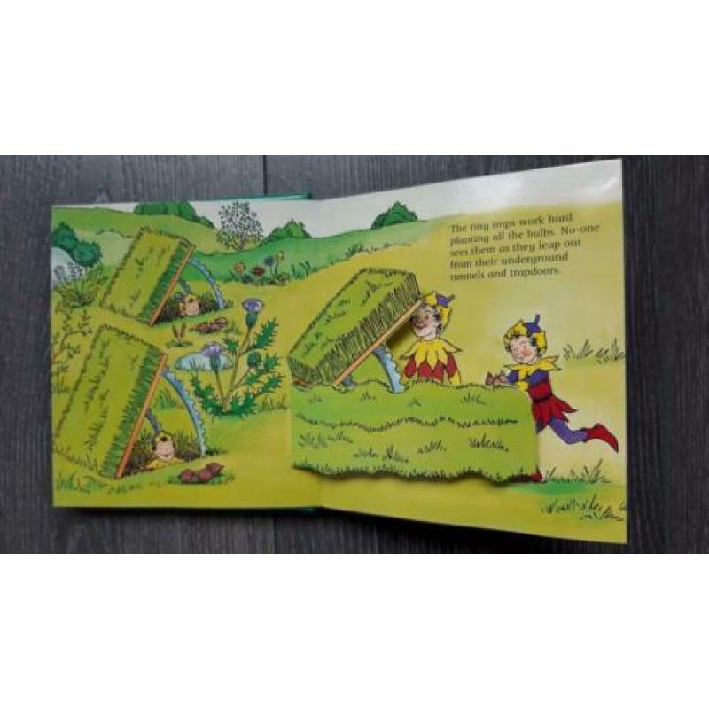 Klein pop-upboekje Rupert Bear/and the Angry Imp