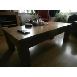 Aangeboden lichteiken SALONTAFEL