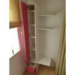 Leuke kast van het mek Interstsr, kleur fuchsia roze