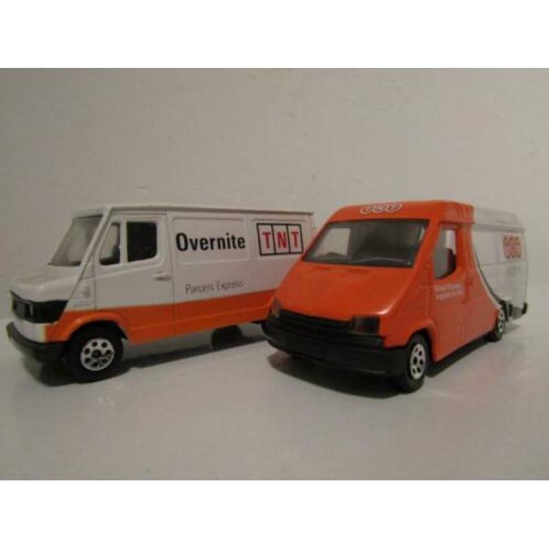 2 Nette TNT Bussen Achter deurtjes kunnen open Gorgi