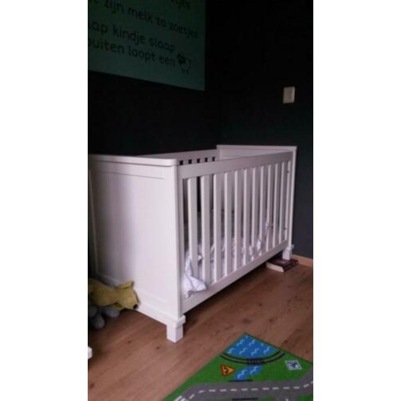 Babykamer ledikant en commode babypark