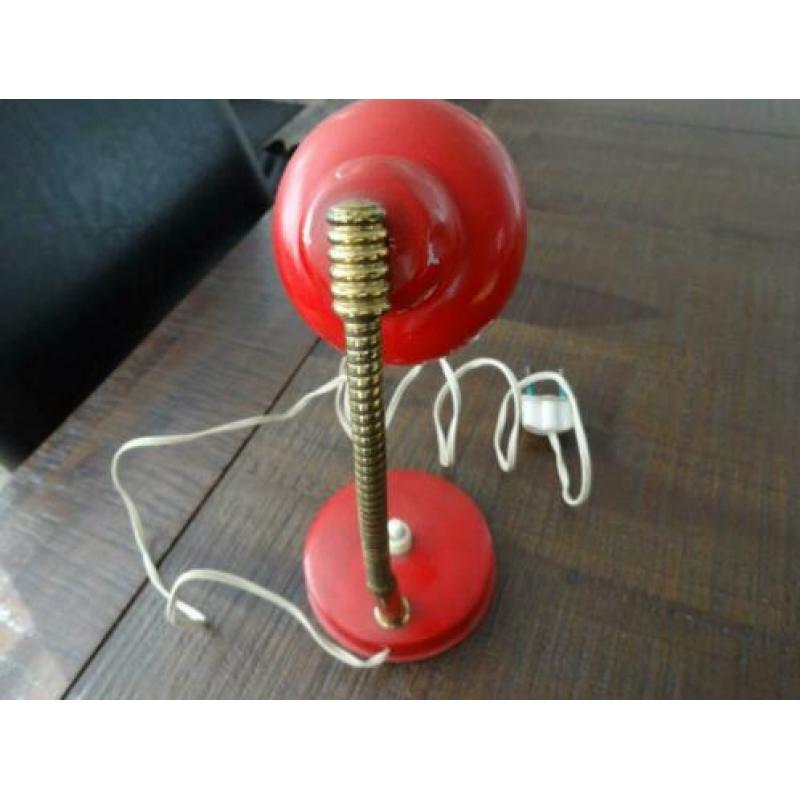 Een retro vintage Tafellampje.