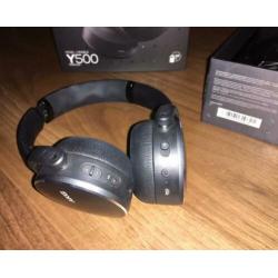 AKG Y500 draadloze koptelefoon.