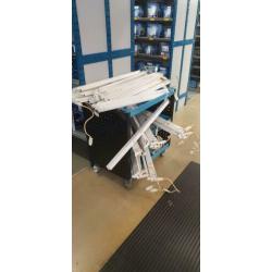 Tl balken met lamp en armaturen