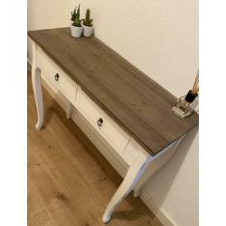 Sidetable antiek/antic look