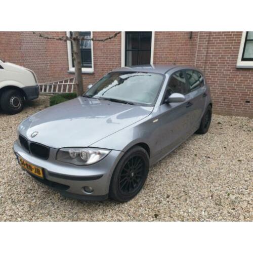 Bmw 1 serie 118i full options