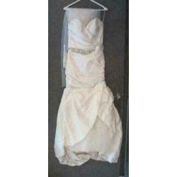 Linea Raffaelli offwhite strapless bruidsjurk maat 40