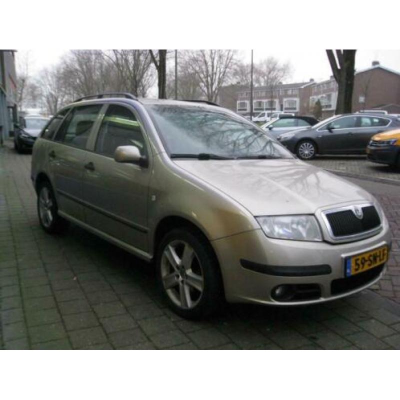 Skoda Fabia Combi 1.4-16V L&K lederen bekl.