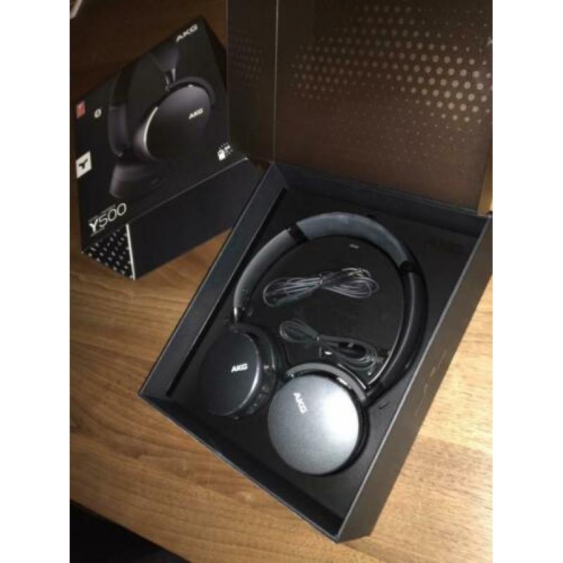 AKG Y500 draadloze koptelefoon.