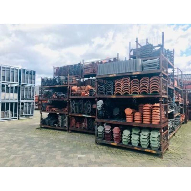 Mundimat dakmaterialen: Gebruikte hulpstukken rood/blauw...