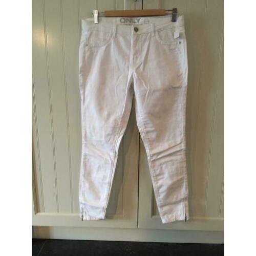 Only witte spijkerbroek met ritsjes op t enkel mt 31/32