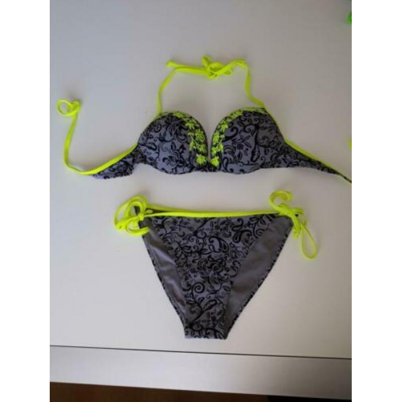 Hele mooie en leuke bikini, Nieuwstaat, maat 38