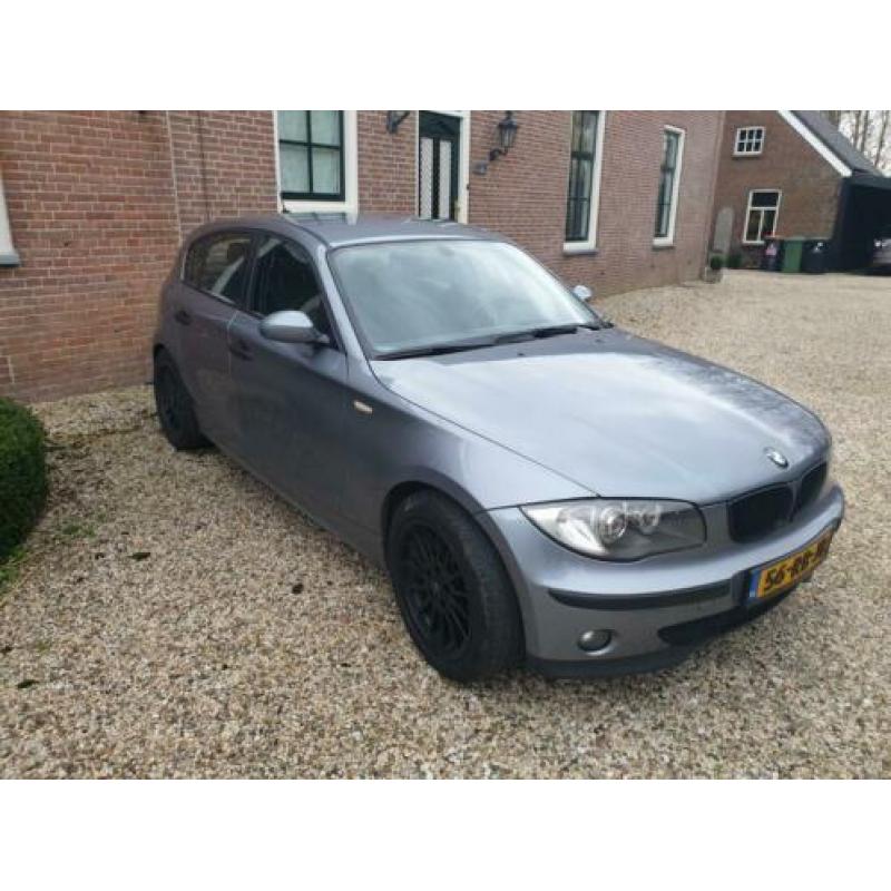 Bmw 1 serie 118i full options