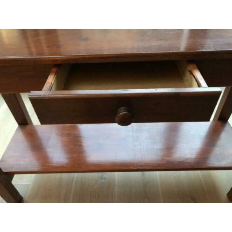 Prachtige bruin gelakte houten sidetable, als nieuw