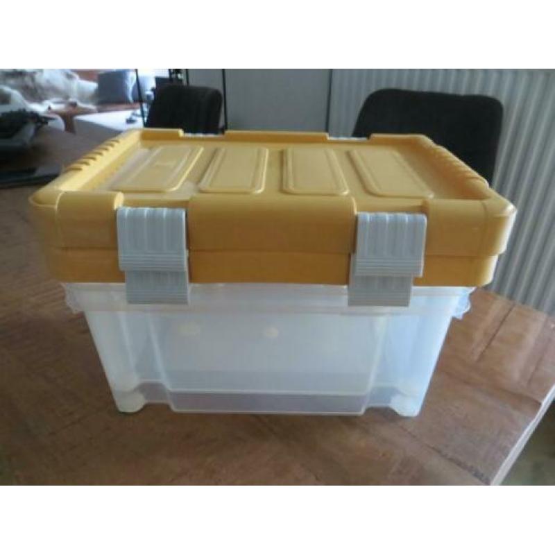 2 Opbergbakjes 30 cm lang breed 20 cm hoog 15 cm /izgs