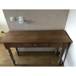 Mooie, handgemaakte sidetable (120 x 40 cm)