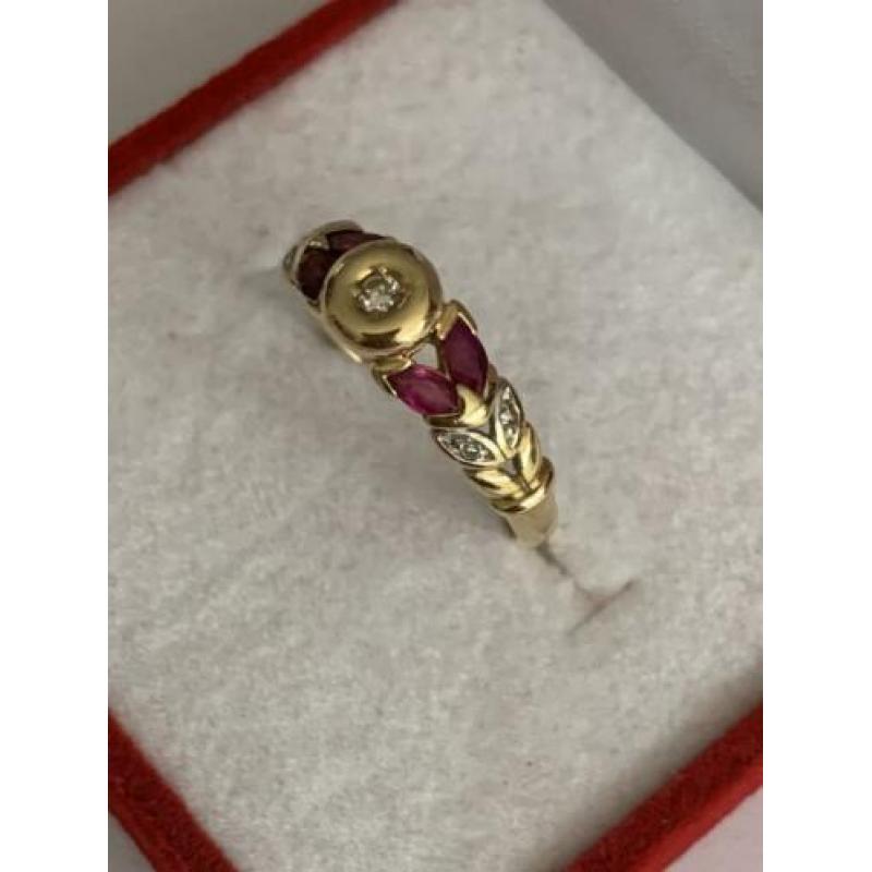 18 krt.geel gouden ring met diamant en robijn