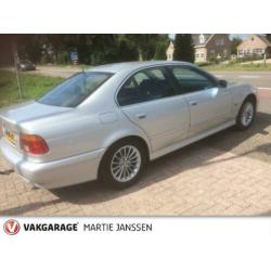 BMW 5-serie 530i Executive ORIG NL - NAVIGATIE - CLIMAT CONT