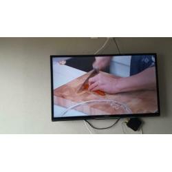 philips Smart led-tv model 46pfl4208h/12 Full HD.