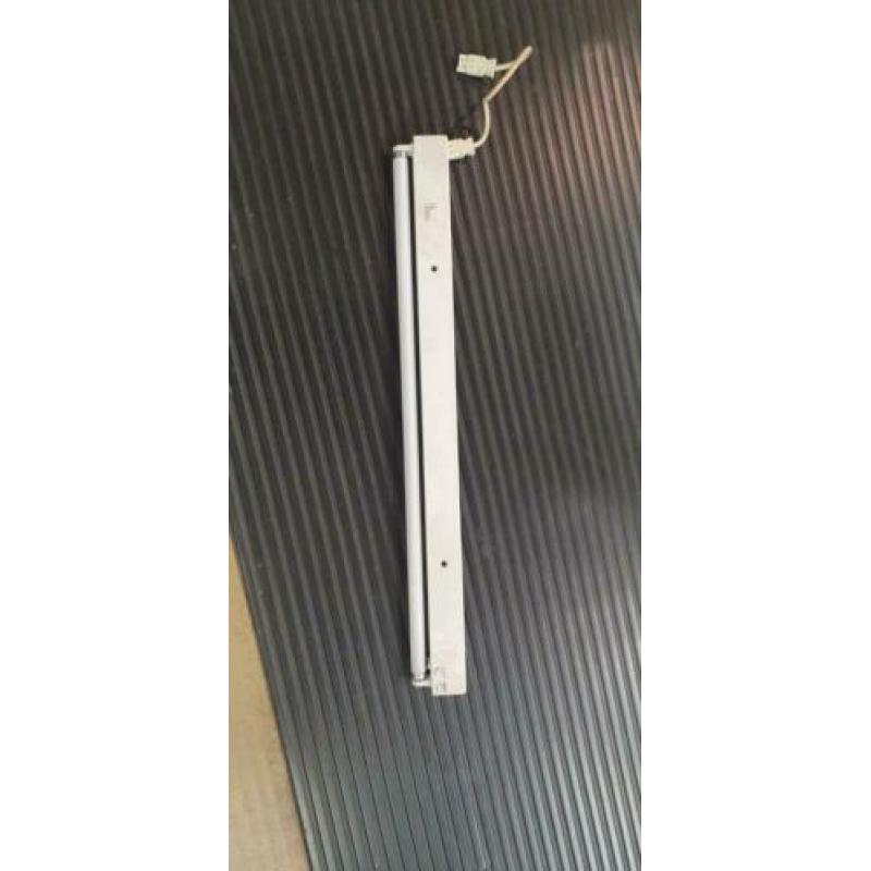 Tl balken met lamp en armaturen