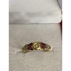 18 krt.geel gouden ring met diamant en robijn