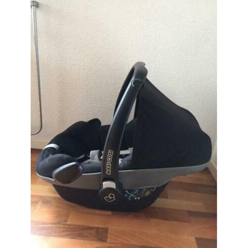 Maxi Cosy Pebble zwart