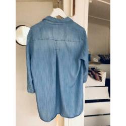 ZGAN - By Bar Denim Blouse model Zoe mt L