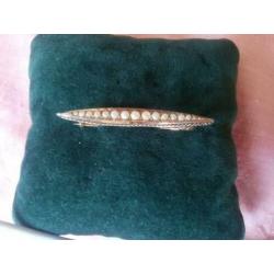 antieke gouden broche met zaadparels