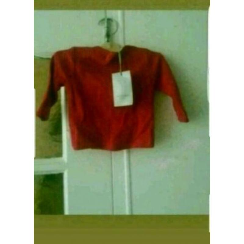 Nieuw rood t-shirt maat 56